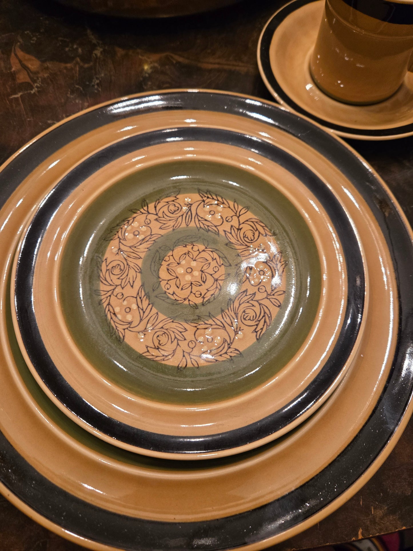 Vintage International Stoneware Japan Montezuma 38 Piece China/Dinnerware Set