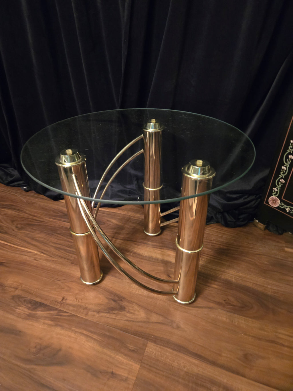 Vintage Brass Three Pillars Metal Twisted Round Glass Top Coffee/Side/End Table