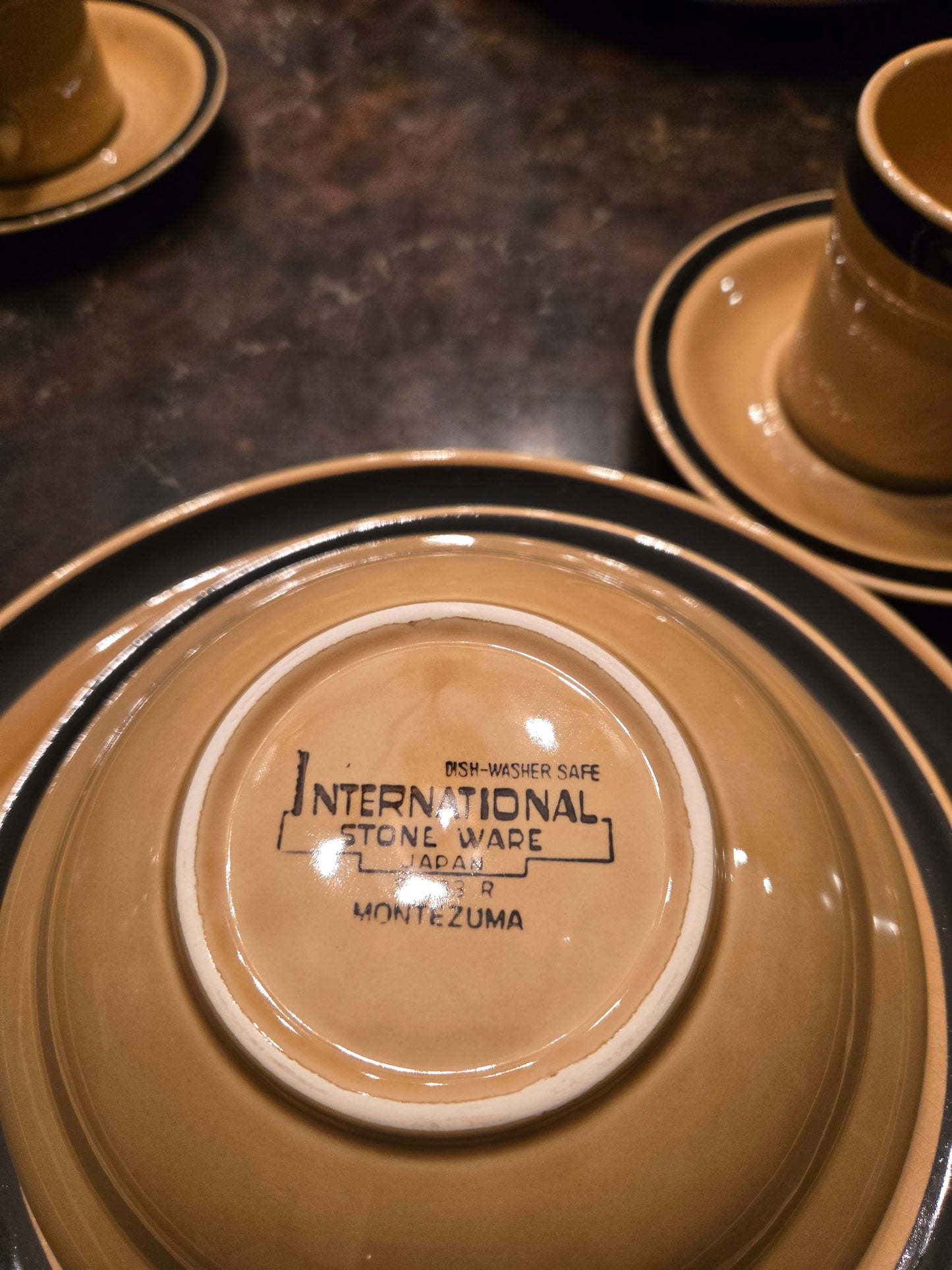 Vintage International Stoneware Japan Montezuma 38 Piece China/Dinnerware Set