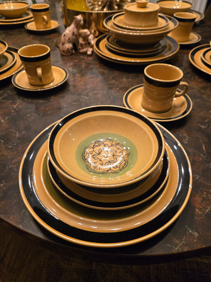 Vintage International Stoneware Japan Montezuma 38 Piece China/Dinnerware Set