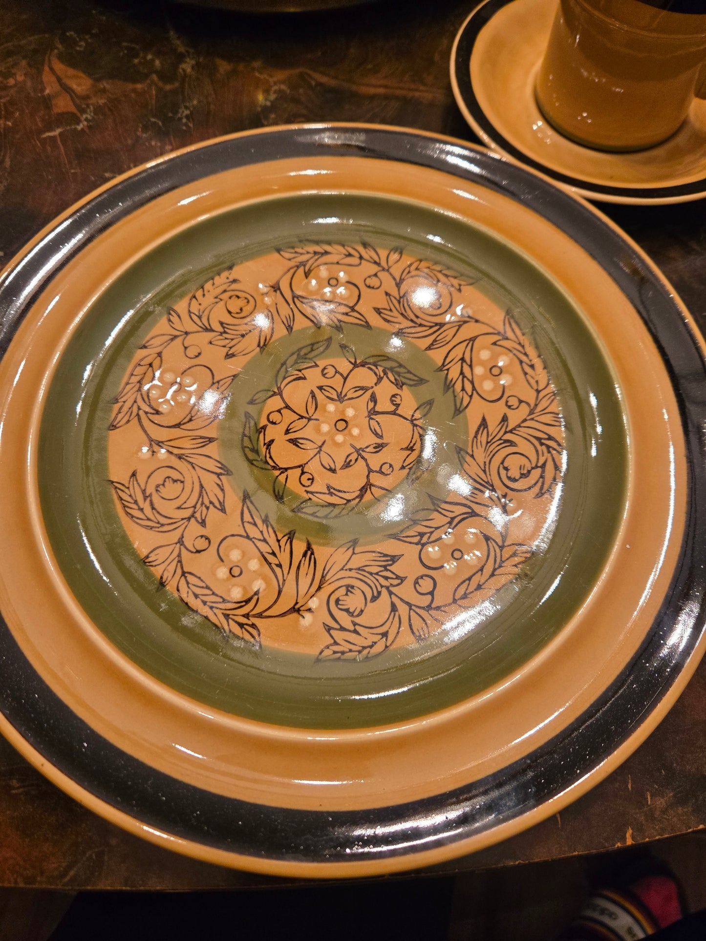 Vintage International Stoneware Japan Montezuma 38 Piece China/Dinnerware Set